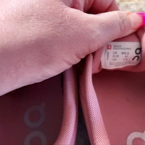 Women's size 9.5 ON Cloud